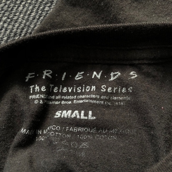 F.r.i.e.n.d.s cropped tee - Picture 3 of 3